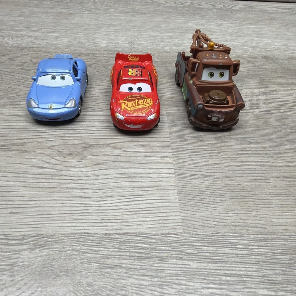 Lot Of 3 Disney/Pixar CARS Movie Cars Lighting McQueen, Mater, And Sally Carrera - Picture 2 of 9